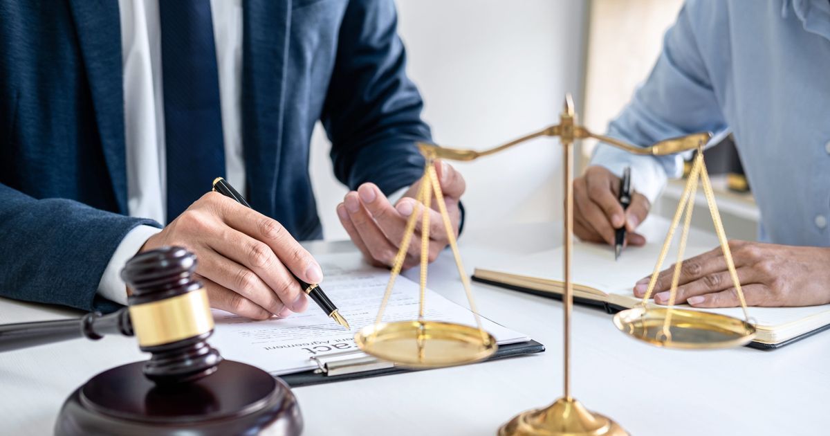 How a Personal Injury Lawyer Helps You Win